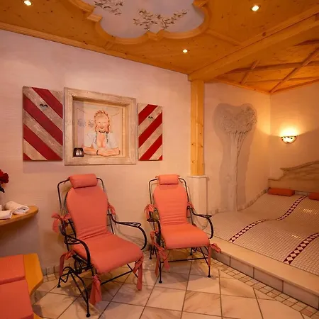 Hotel Garni Haus Tyrol 3*