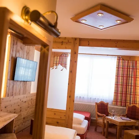 Garni Haus Tyrol Hotel