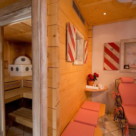 Hotel Garni Haus Tyrol
