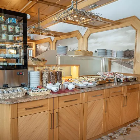 Garni Haus Tyrol Hotel 3*