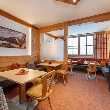 Hotel Garni Haus Tyrol