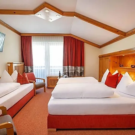 Garni Haus Tyrol Hotel 3*