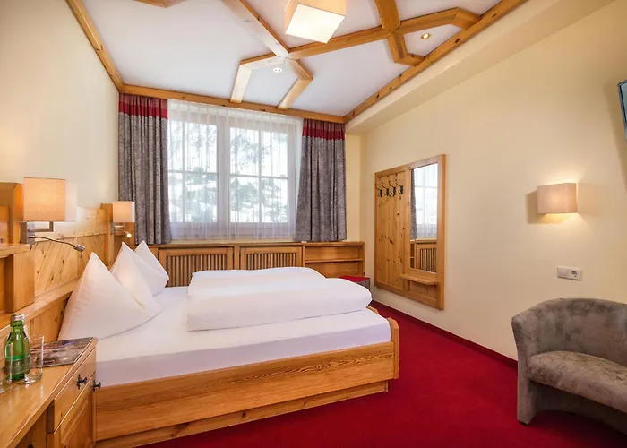 Garni Haus Tyrol 上陶恩